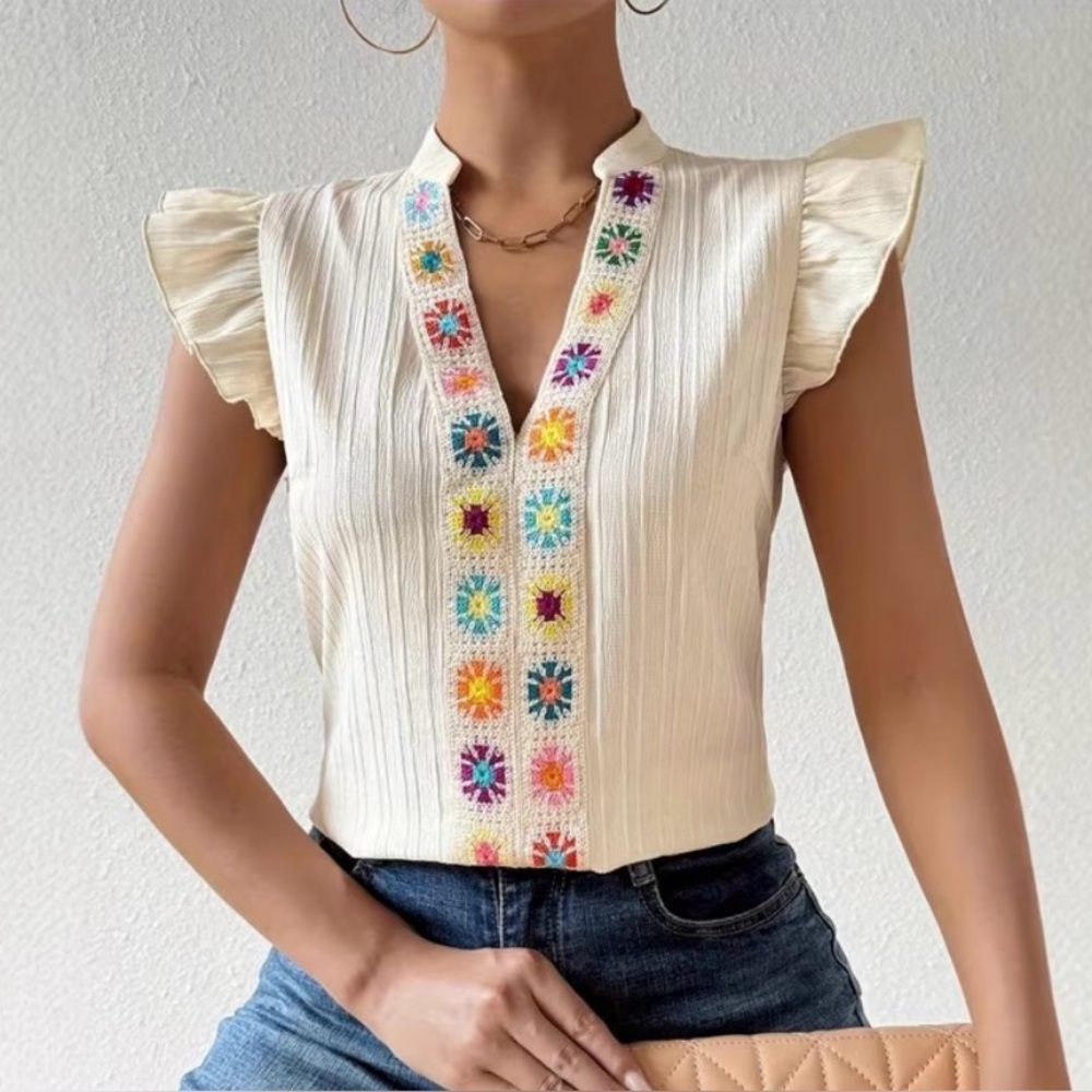 Last one ! Cream Embroidered V-Neck Colorful Flutter Sleeve Top size 8-10